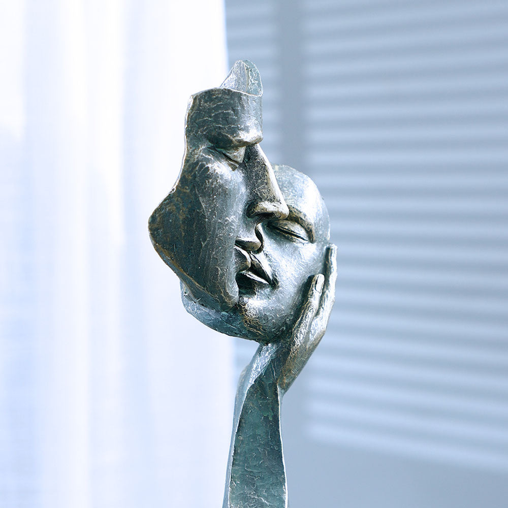 Orélia Maison™ — Nordelle Sculpted Figure