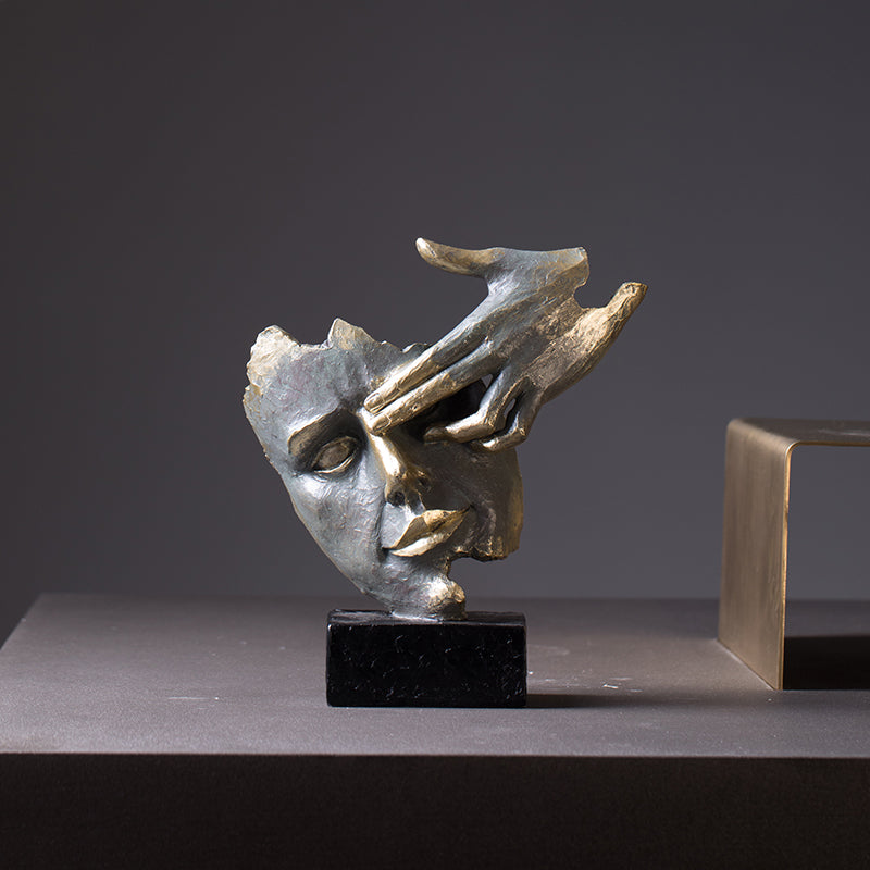 Orélia Maison™ — Nordelle Sculpted Figure