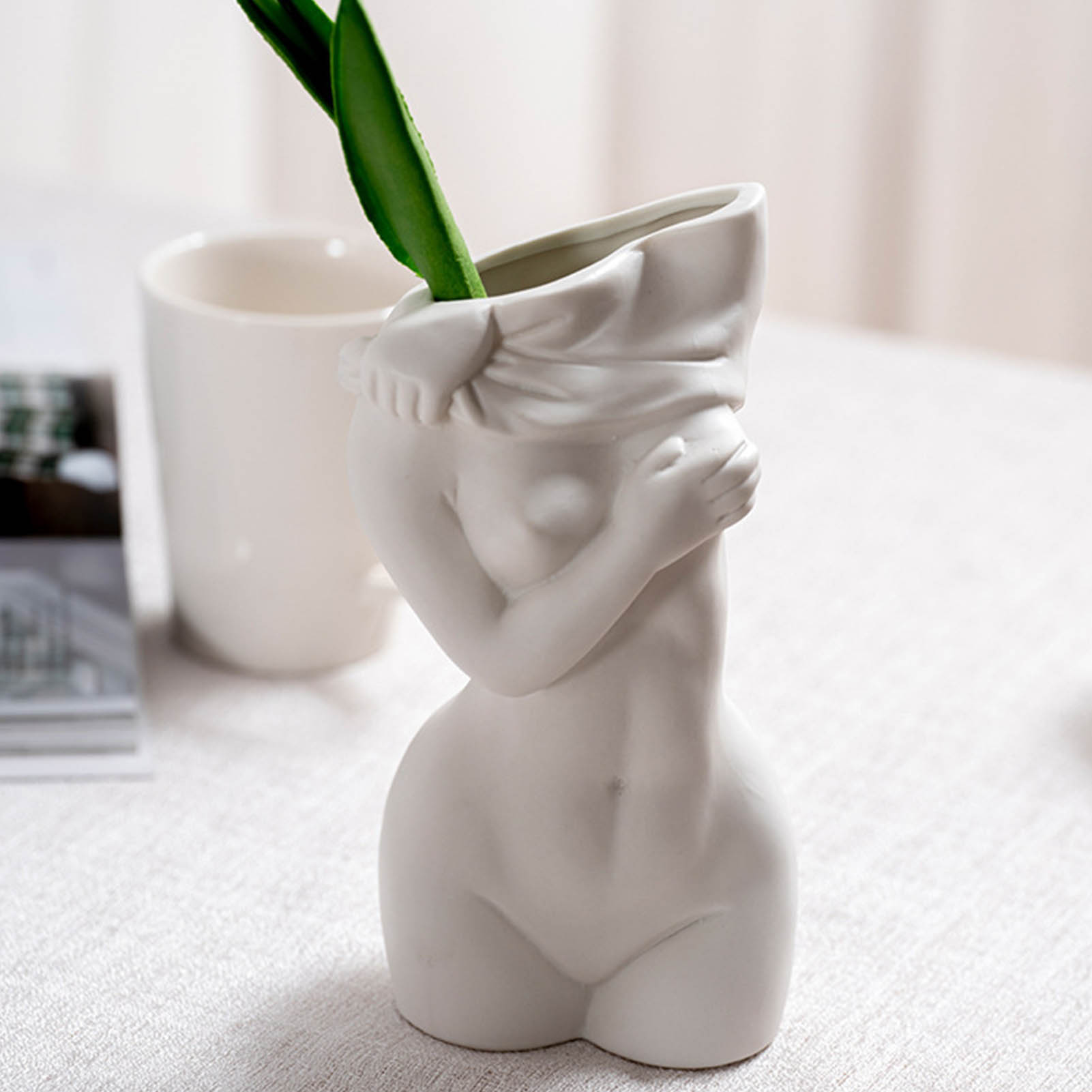 Orélia Maison™ — Vase Décoratif Silhouette Humaine féminine en Céramique