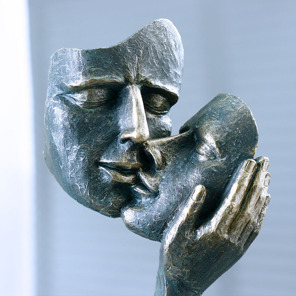 Orélia Maison™ — Nordelle Sculpted Figure